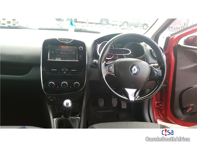 Renault Clio 4 1.2 Expression Turbo Manual 2015 - image 10