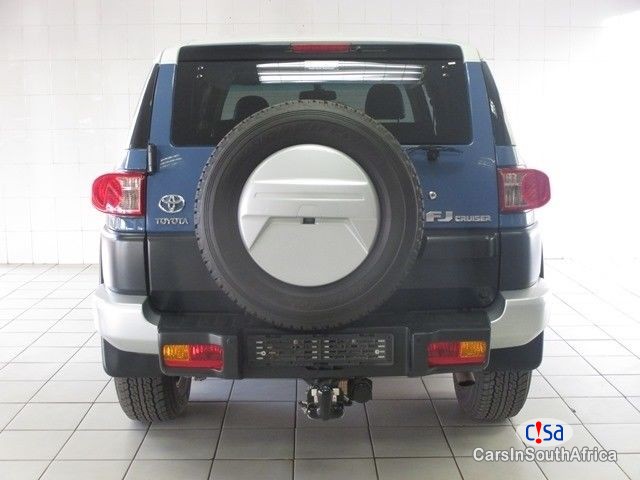 Toyota Land Cruiser FJ 4.0 V6 CRUISER Automatic 2014 - image 11