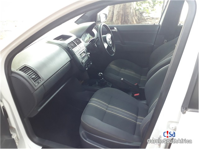 Volkswagen Polo Vivo Hatch 1.4 Street Manual 2016 - image 11
