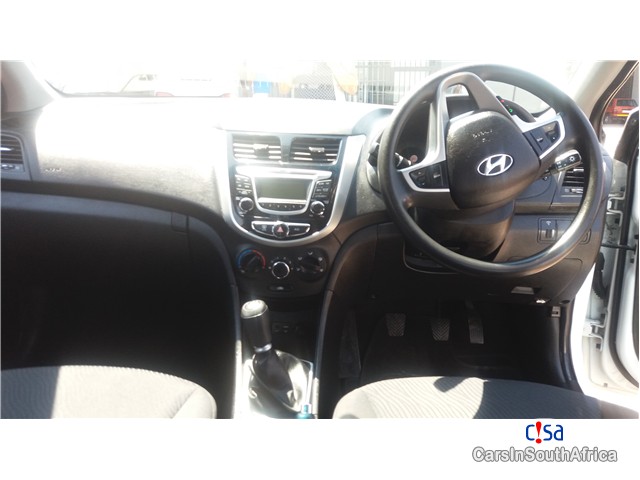 Hyundai Accent 1.6 Glide Manual 2016 - image 11