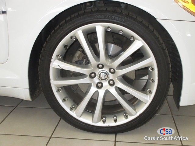 Jaguar XF Automatic 2011 - image 12