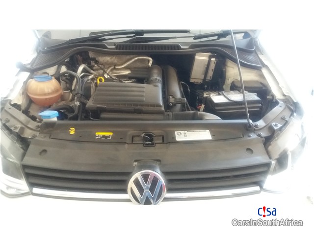 Volkswagen Polo 1.2 TSI Highline Manual 2015 - image 12