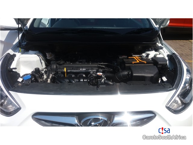 Hyundai Accent 1.6 Glide Manual 2016 - image 12