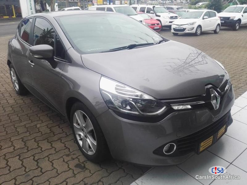 Pictures of Renault Clio 66kW Turbo Expression Manual 2015