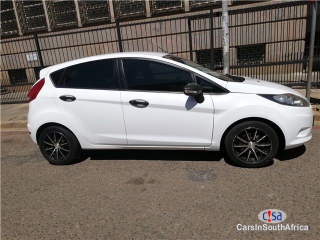 Pictures of Ford Fiesta 1.4 Ambiente Manual 2012