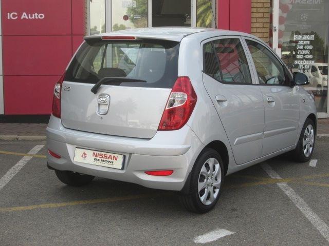 Hyundai i10 1.1 GLS Motion Manual 2016 - image 2