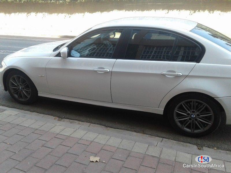 BMW 3-Series 320i Sports Manual 2012