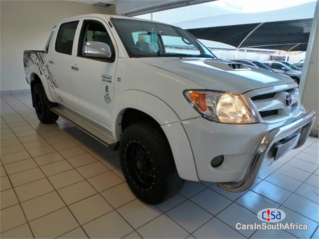 Toyota Hilux 3.0 D-4D Raised Body Manual 2005 - image 2