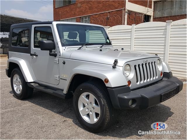 Jeep Wrangler 2.8 CRD Sahara Automatic 2010 - image 2