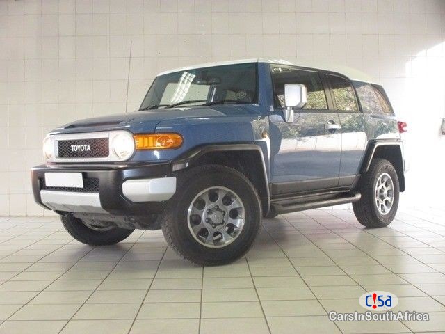 Toyota Land Cruiser FJ 4.0 V6 CRUISER Automatic 2014