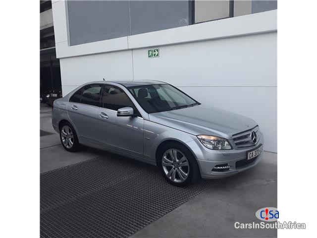 Mercedes Benz C-Class 180 CGI Blue Automatic 2011 - image 2