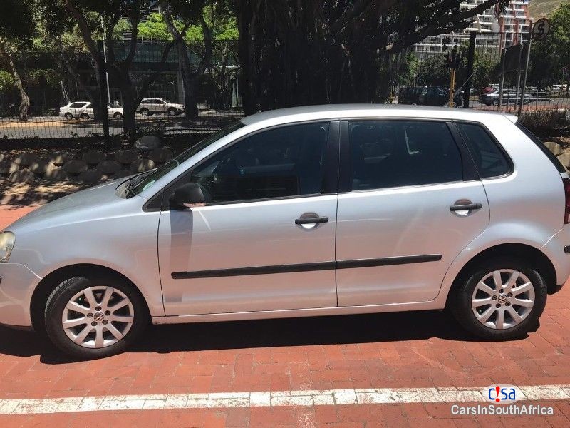Volkswagen Polo Manual 2009 - image 2