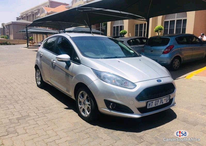 Ford Fiesta Manual 2017 - image 2