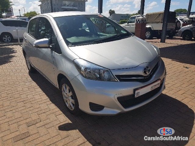 Toyota Yaris 1.0 Xs Manual 2014 - image 2