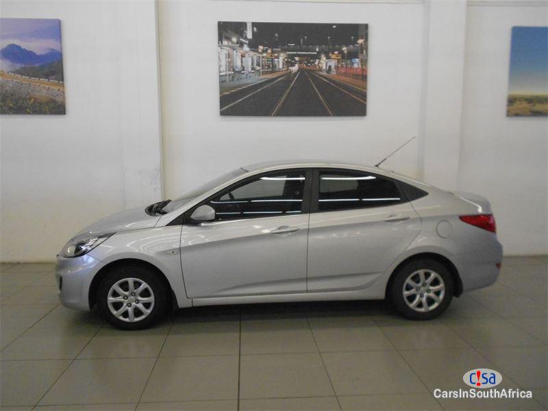 Hyundai Accent 1.6 GL Manual 2013 - image 3