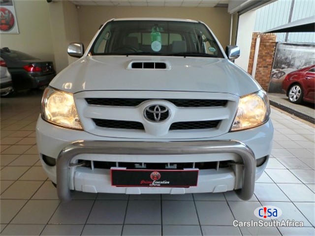 Toyota Hilux 3.0 D-4D Raised Body Manual 2005 in Gauteng