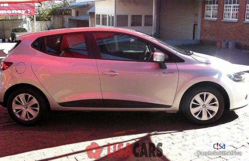 Renault Clio IV 900T Exppression Manual 2017 in Gauteng