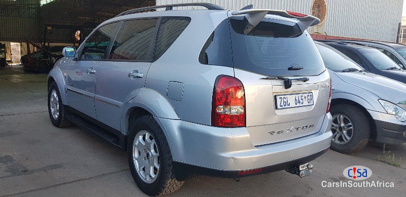 SsangYong Rexton Automatic 2010 - image 3