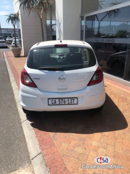 Opel Corsa 1.4 Essentia Manual 2012 - image 3