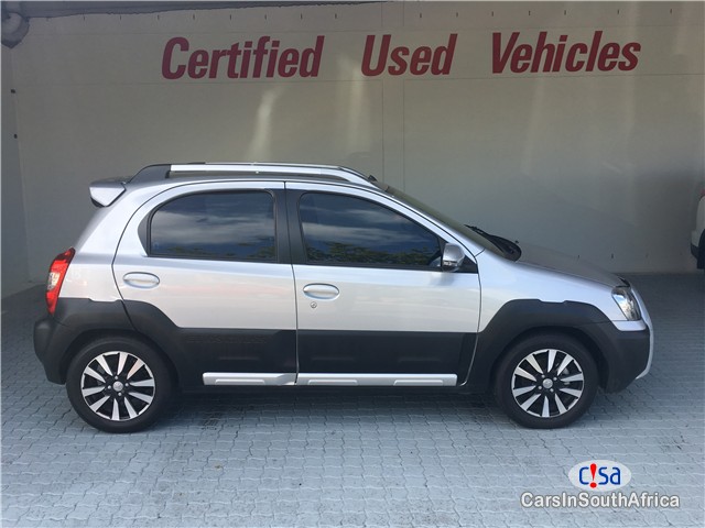 Toyota Etios MY14 1.5 Xs Cross Manual 2016 - image 3