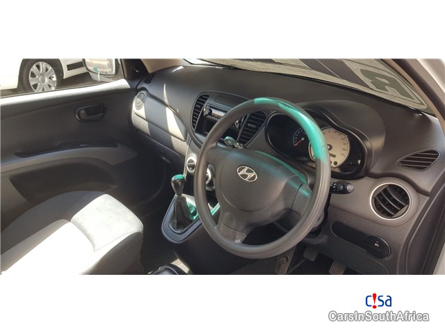 Hyundai i10 1.1 GLS Manual 2010 in Western Cape