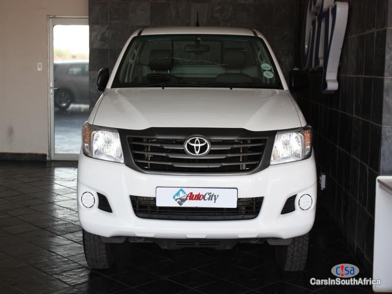 Toyota Hilux 2.5 D-4D R/body Srx Manual 2015 - image 3