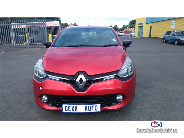 Renault Clio 4 1.2 Expression Turbo Manual 2015 in Gauteng
