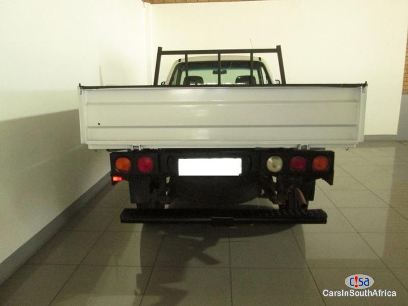 Mitsubishi 2000i Lwb Hi-Line Manual 2008 - image 4