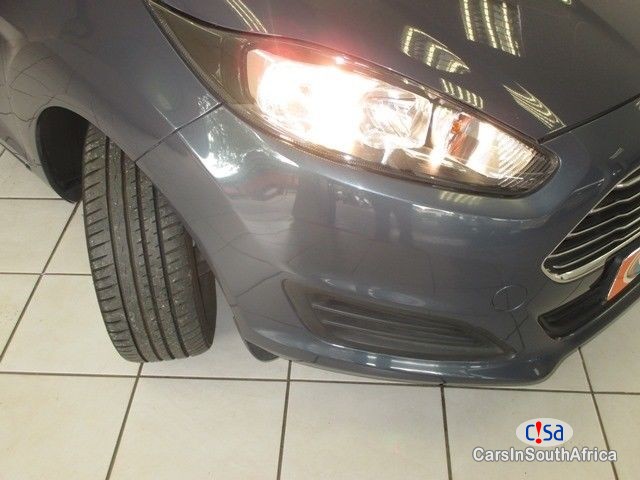 Ford Fiesta Automatic 2015 - image 4