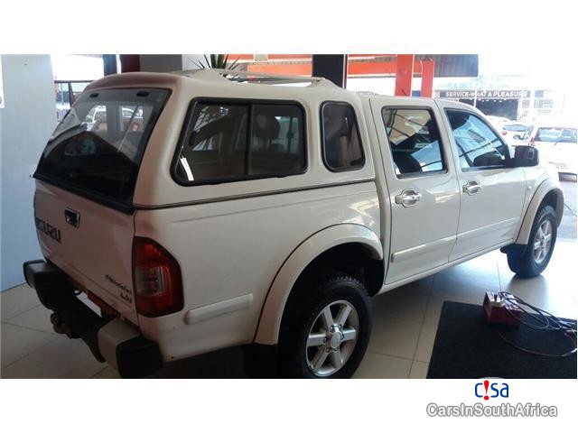 Isuzu KB300 Manual 2005 - image 4