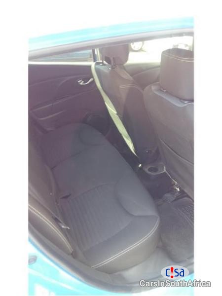 Renault Clio 1.2 Turbo GT-Line Manual 2014 - image 4