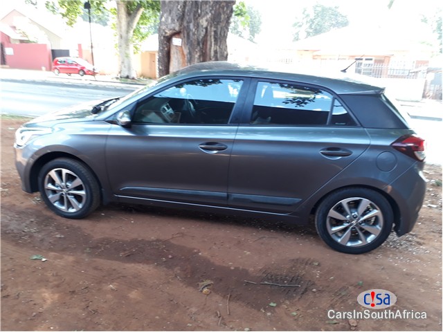 Hyundai i20 1.4 Fluid Manual 2015 in South Africa