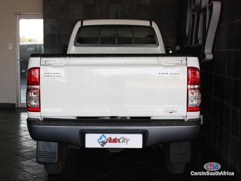 Toyota Hilux 2.5 D-4D R/body Srx Manual 2015 in South Africa
