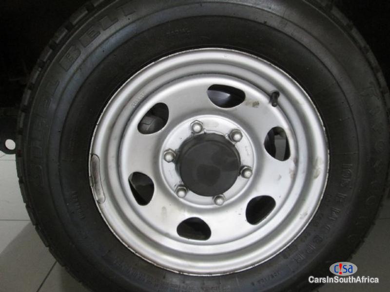 Mitsubishi 2000i Lwb Hi-Line Manual 2008 - image 5