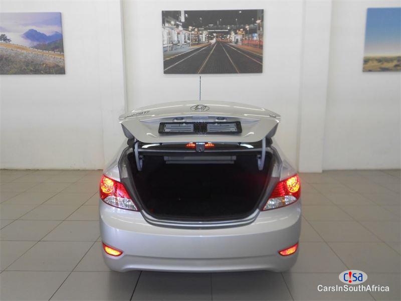 Hyundai Accent 1.6 GL Manual 2013 - image 5
