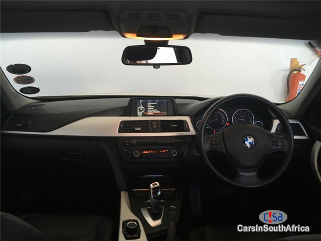 Picture of BMW 3-Series 320i Manual 2013 in 