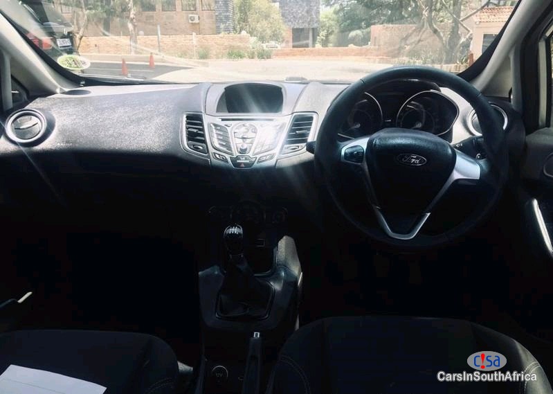 Ford Fiesta Manual 2017 - image 5