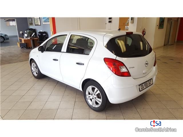 Opel Corsa 1.4 Essentia Manual 2010 - image 5