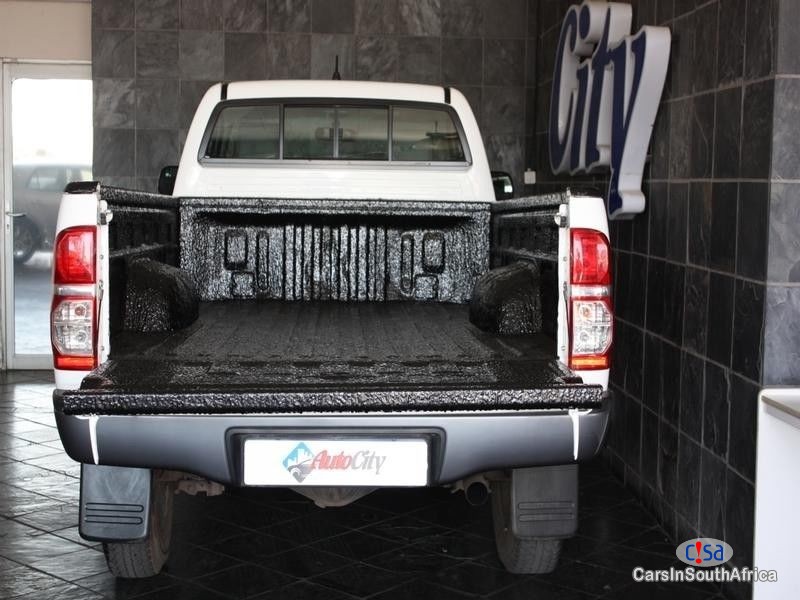 Toyota Hilux 2.5 D-4D R/body Srx Manual 2015 - image 5