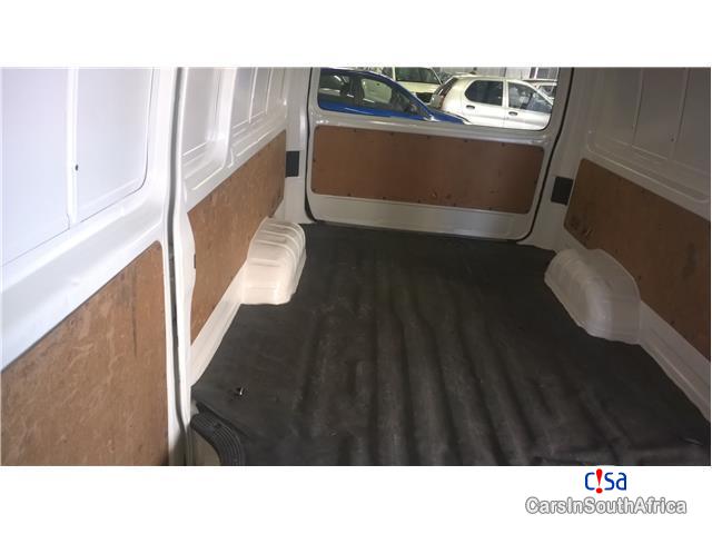Toyota Quantum 2.5 D-4D Panelvan Manual 2013 - image 6