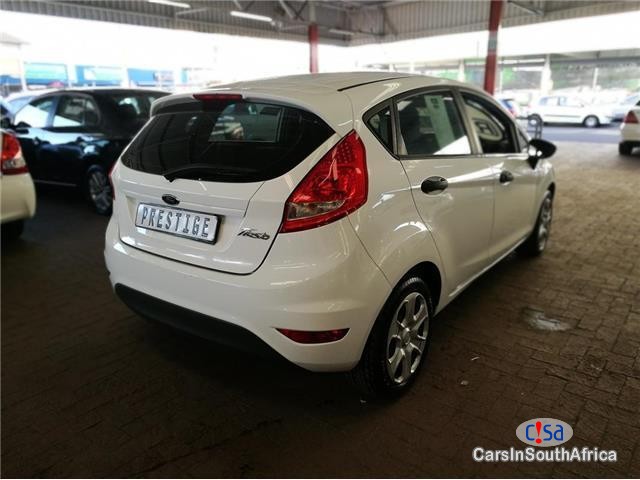 Ford Fiesta 1.4 Ambiente Manual 2010 - image 6