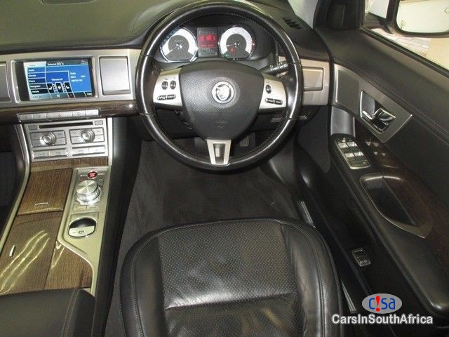 Jaguar XF Automatic 2011 - image 6