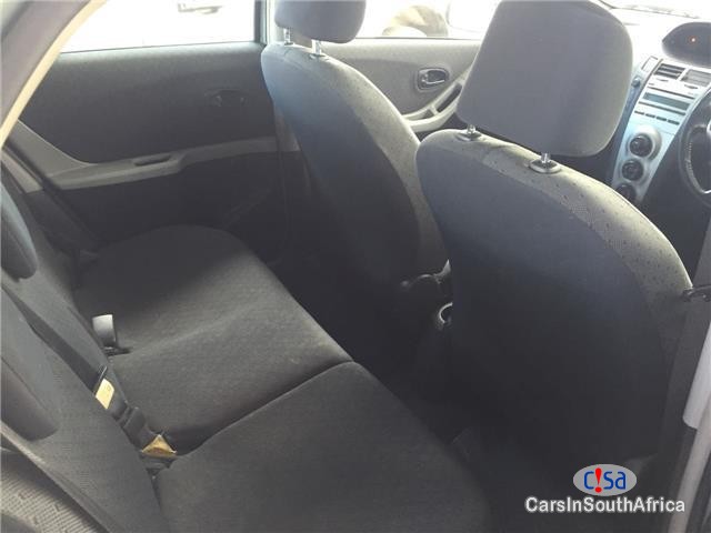 Toyota Yaris 1.3 T3 Spirit Manual 2010 - image 6