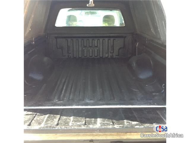 Isuzu KB Series 250 D Fleetside Manual 2011 - image 6