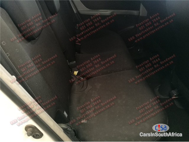 Toyota Yaris 1.3 T3 Manual 2007 - image 6