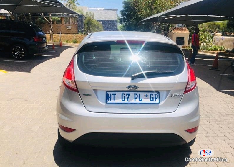 Ford Fiesta Manual 2017 - image 6