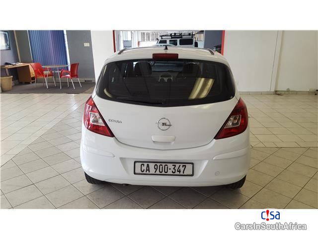 Opel Corsa 1.4 Essentia Manual 2010 - image 6