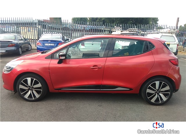 Renault Clio 4 1.2 Expression Turbo Manual 2015 - image 6