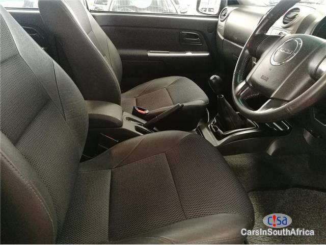 Isuzu KB300 TDi LX Manual 2008 in Western Cape - image