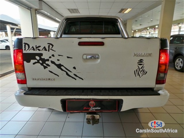 Toyota Hilux 3.0 D-4D Raised Body Manual 2005 - image 7